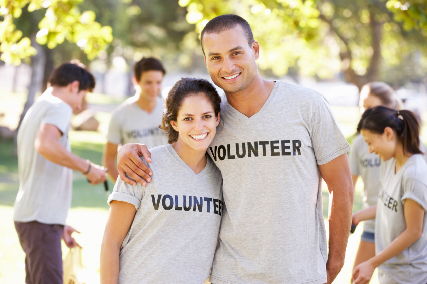 5 Reasons Why You Should Volunteer as a Couple - The Optimist by GozAround